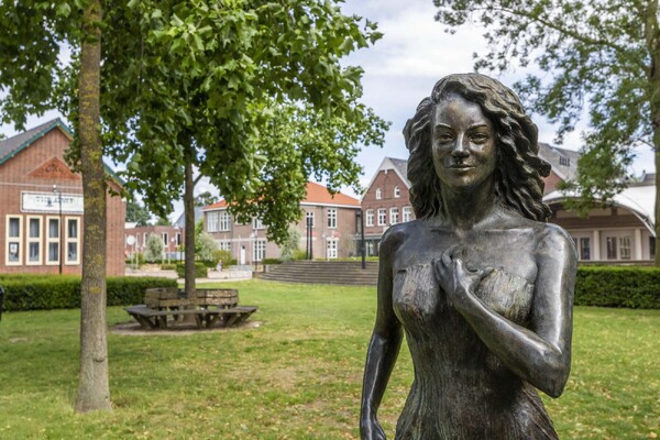 Statue von Sylvia Millecam